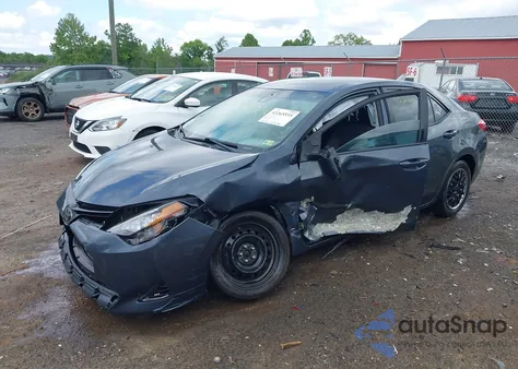 2017 Toyota Corolla Le z USA, uszkodzony, nr VIN 5YFBURHE1HP587196